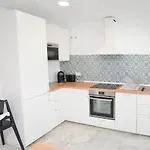 Casa 70, Duplex En Urbanizacion Lunamar By Laromanamarbella *