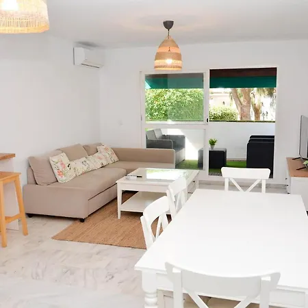 Lejlighed Casa 70, Duplex En Urbanizacion Lunamar By Laromanamarbella Marbella