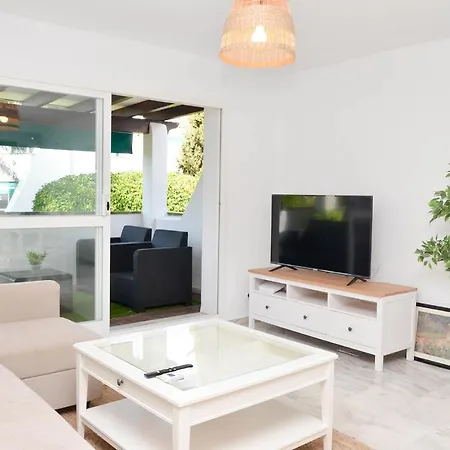 Apartamento Casa 70, En Urbanización Lunamar By Laromanamarbella *