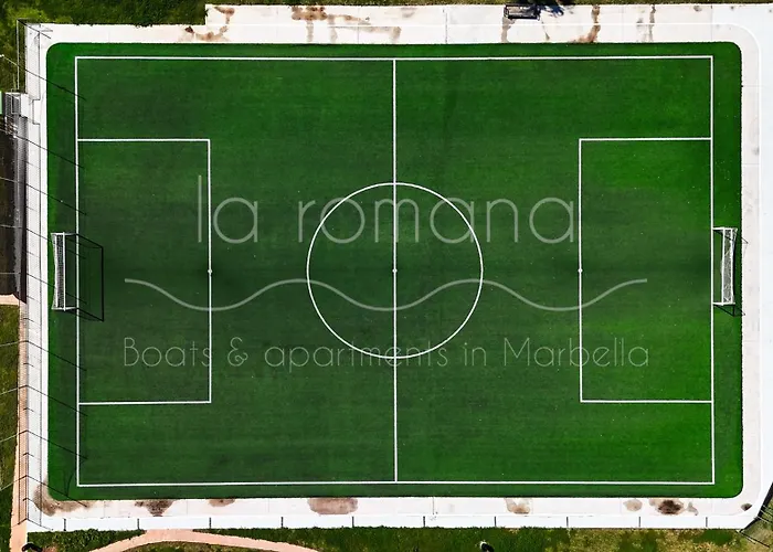 アパート Casa 70, Duplex En Urbanizacion Lunamar By Laromanamarbella *