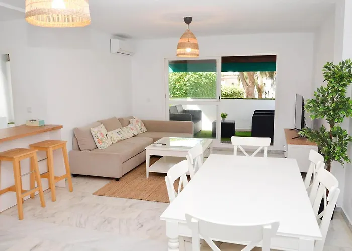 公寓 Casa 70, Duplex En Urbanizacion Lunamar By Laromanamarbella 马尔韦利亚