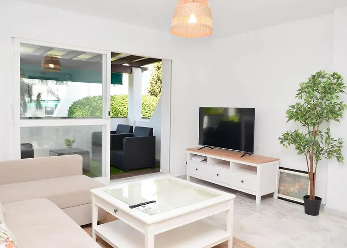 公寓 Casa 70, Duplex En Urbanizacion Lunamar By Laromanamarbella *