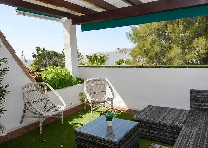 Casa 70, Duplex En Urbanizacion Lunamar By Laromanamarbella * 马尔韦利亚