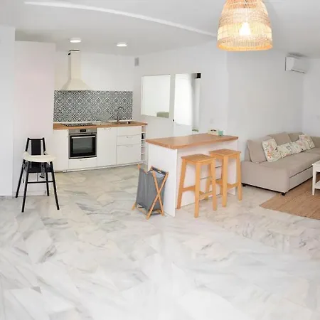 Casa 70, En Urbanización Lunamar By Laromanamarbella Marbella